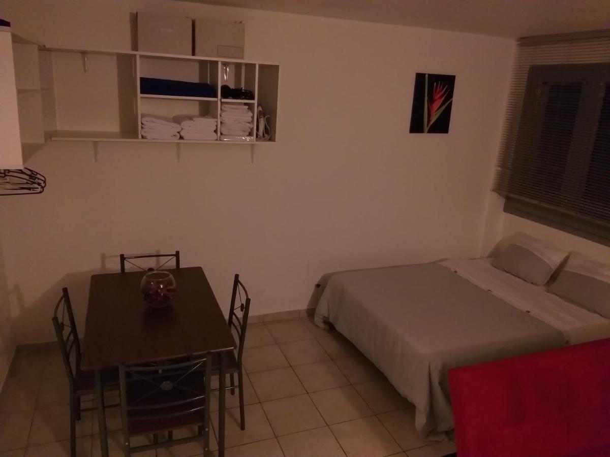 Studio A Fort De France Buitenkant foto